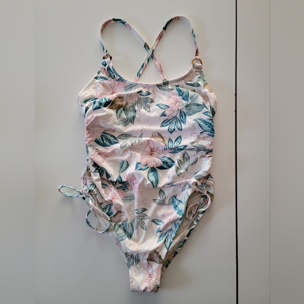 Palisade Beach Club One piece Swimsuit Ivory Hibiscus Size Medium